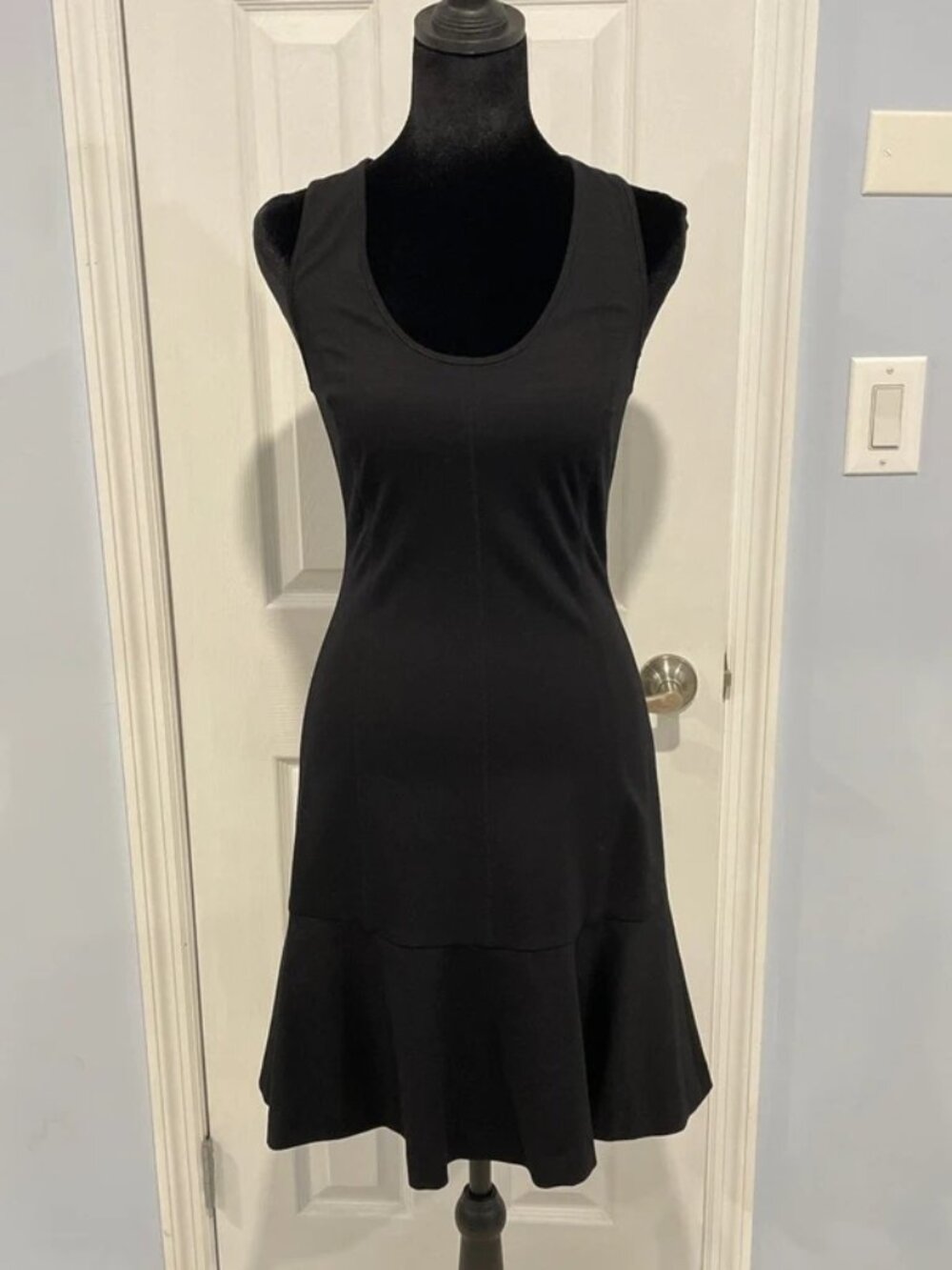 Banana Republic Women’s Black Sleeveless Fit & Flare Dress 0